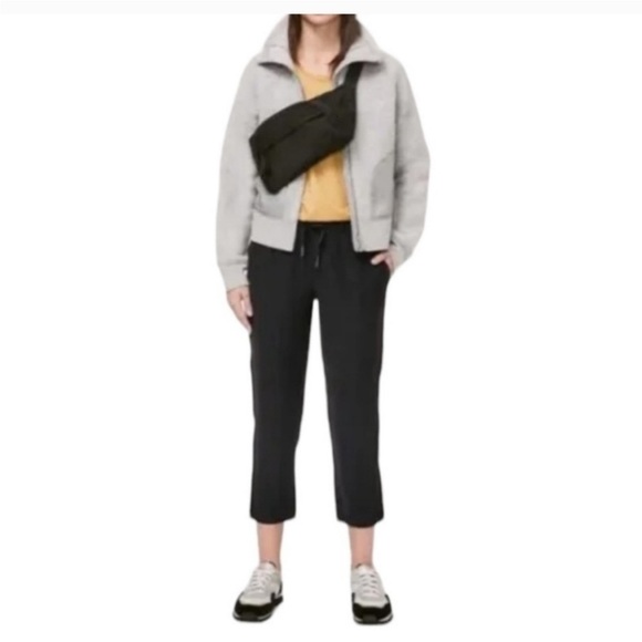 LULULEMON On The Fly Crop Woven Black Pants Size 4 - Picture 4 of 14
